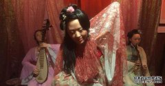 妓院的妓院正在努力生活在唐伯虎，在过去的5