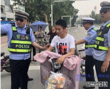 悬挂状态的人真的很傲慢，驾驶侮辱交警。