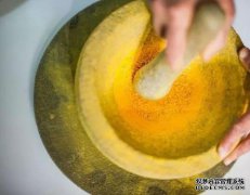 如何制作儿童自制蛋彩画漆（步骤图）
