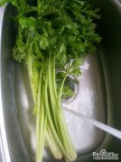 如何制作芹菜肉丸